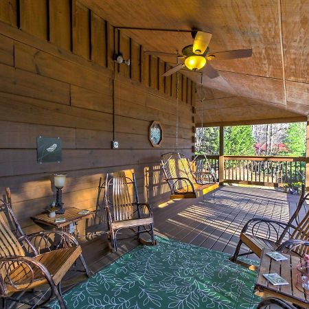 Cozy Nest Gatlinburg Cabin With Porch And Jacuzzi! Villa Exterior photo