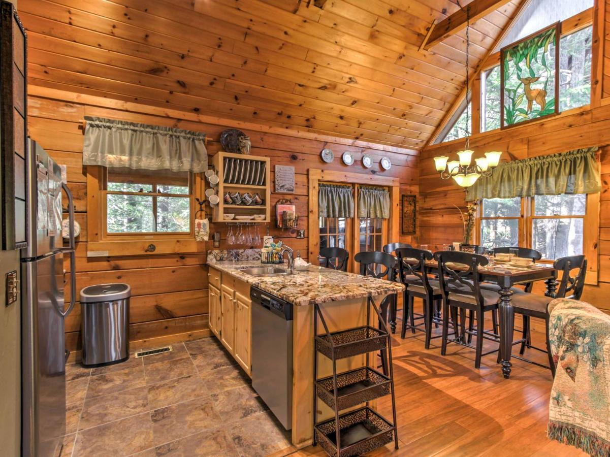 Cozy Nest Gatlinburg Cabin With Porch And Jacuzzi! Villa Exterior photo